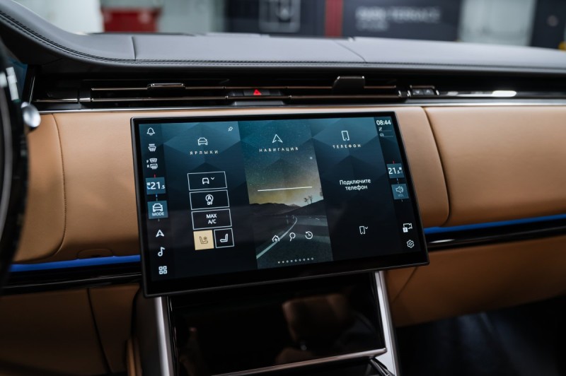 Land Rover Range Rover V — 2026