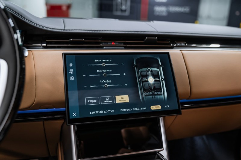 Land Rover Range Rover V — 2026