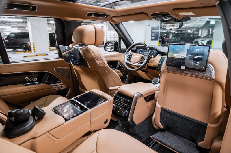 Land Rover Range Rover V — 2026