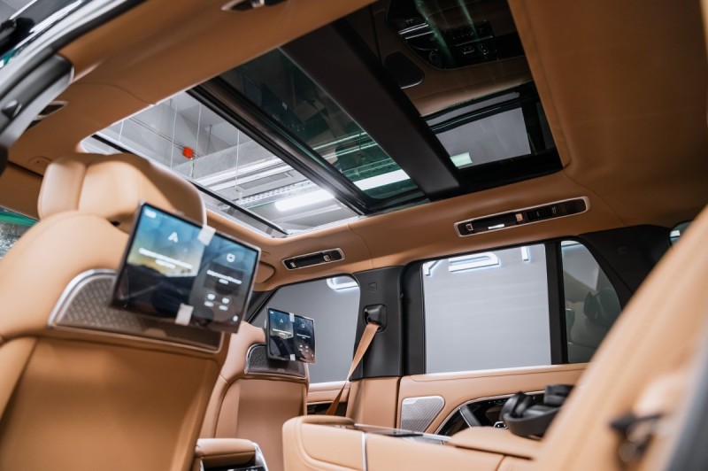 Land Rover Range Rover V — 2026