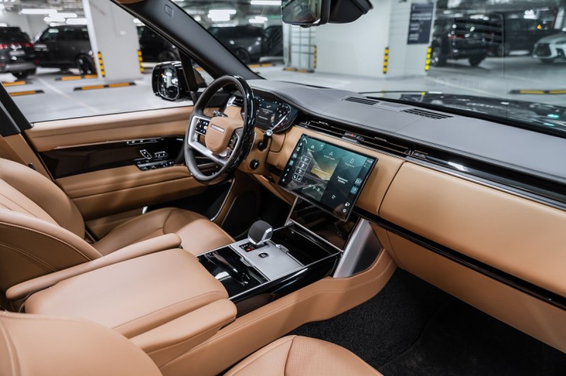 Land Rover Range Rover V — 2026