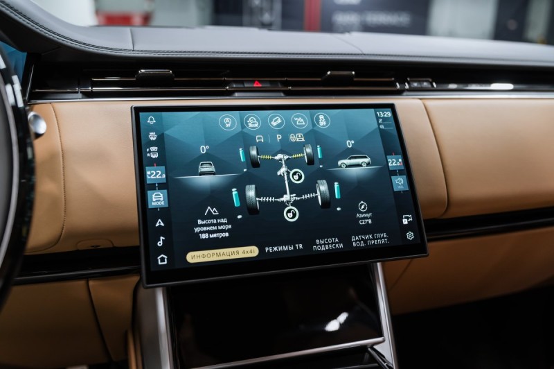 Land Rover Range Rover V — 2026