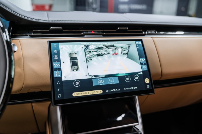 Land Rover Range Rover V — 2026