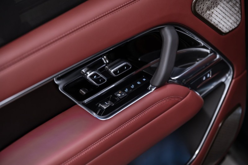 Land Rover Range Rover V — 2026