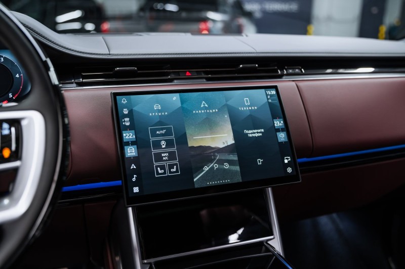 Land Rover Range Rover V — 2026
