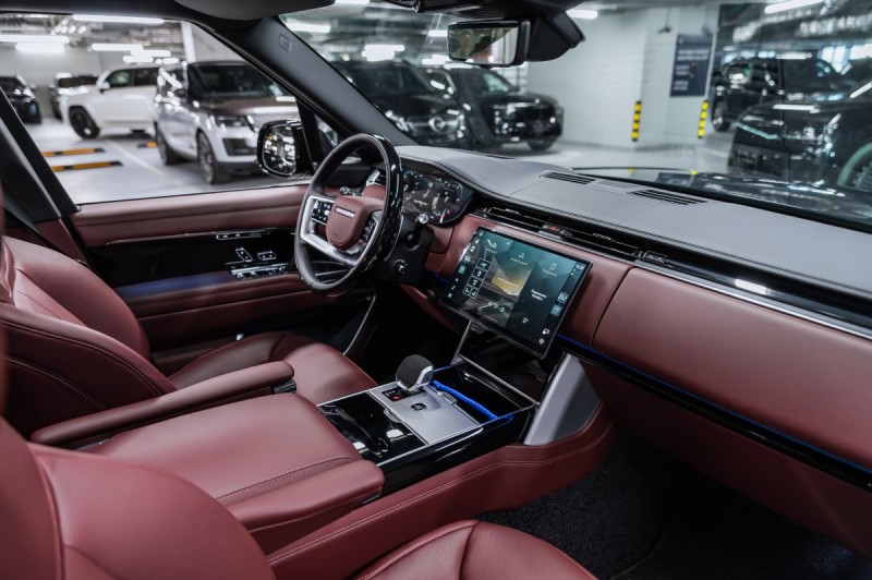 Land Rover Range Rover V — 2026