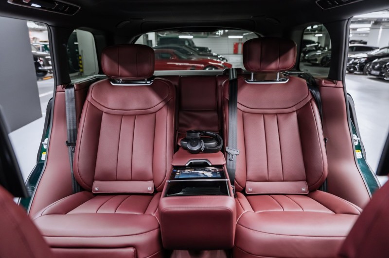 Land Rover Range Rover V — 2026