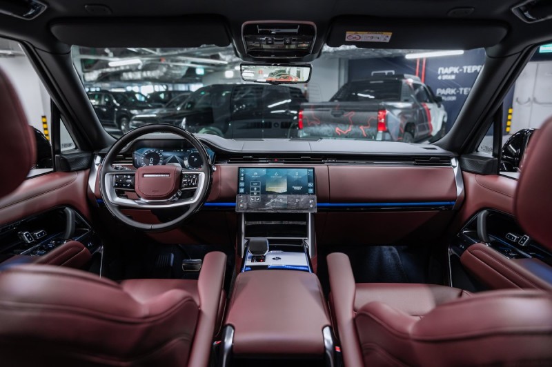 Land Rover Range Rover V — 2026