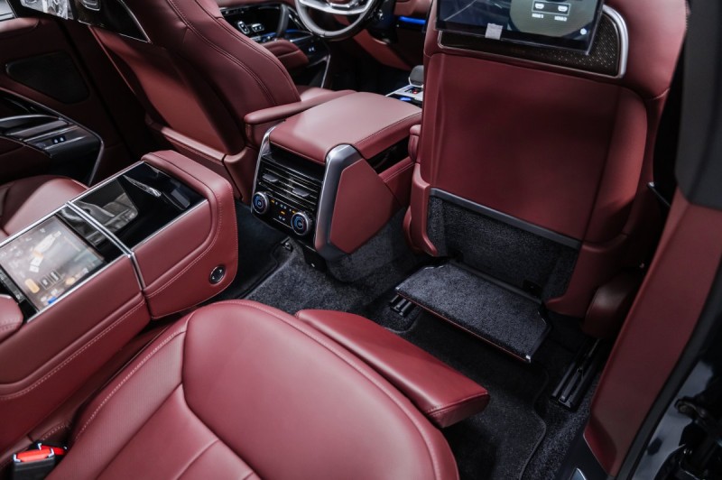 Land Rover Range Rover V — 2026