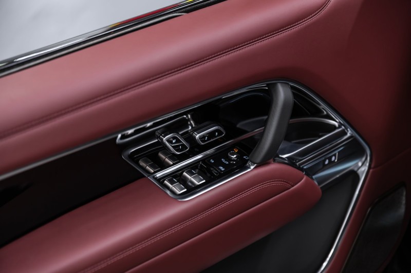 Land Rover Range Rover V — 2026
