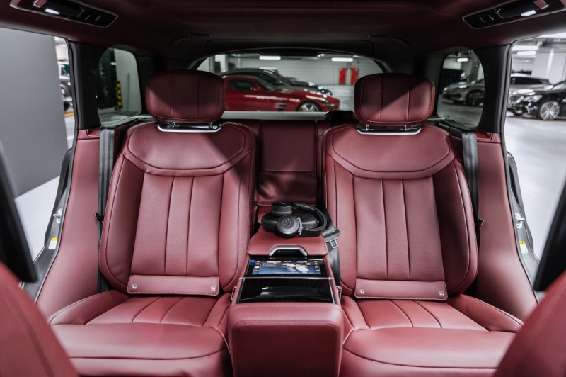 Land Rover Range Rover V — 2026