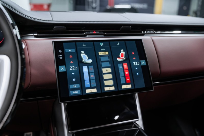 Land Rover Range Rover V — 2026