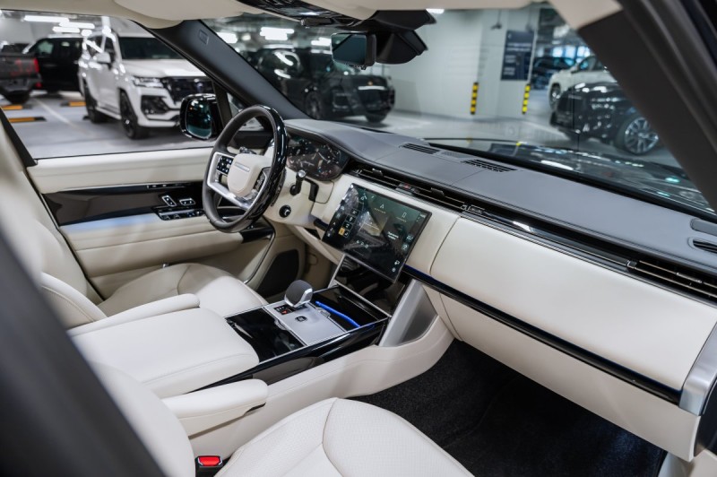 Land Rover Range Rover V — 2026