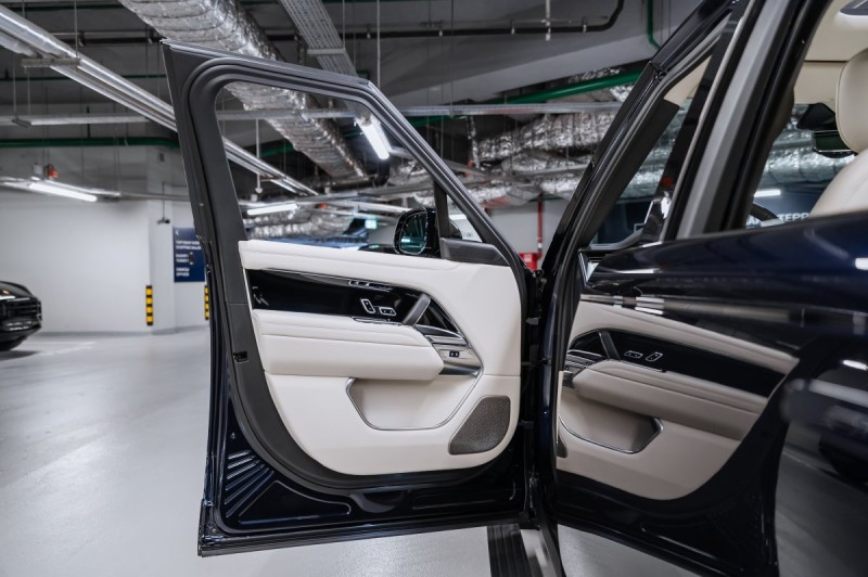 Land Rover Range Rover V — 2026