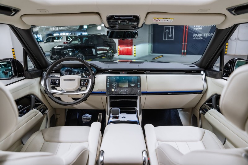 Land Rover Range Rover V — 2026