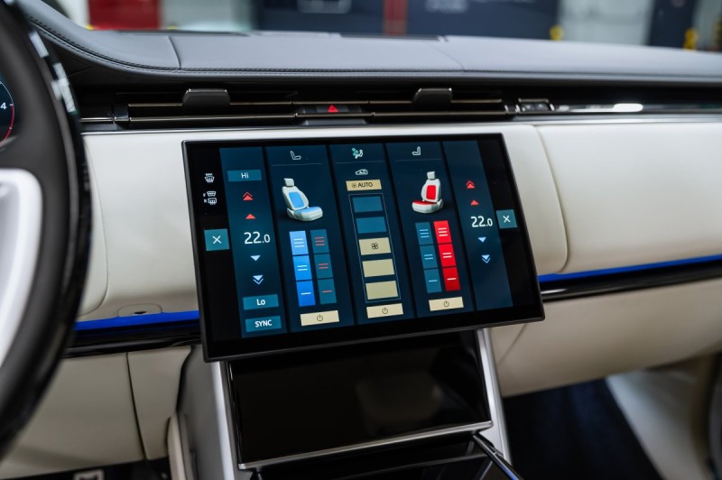 Land Rover Range Rover V — 2026