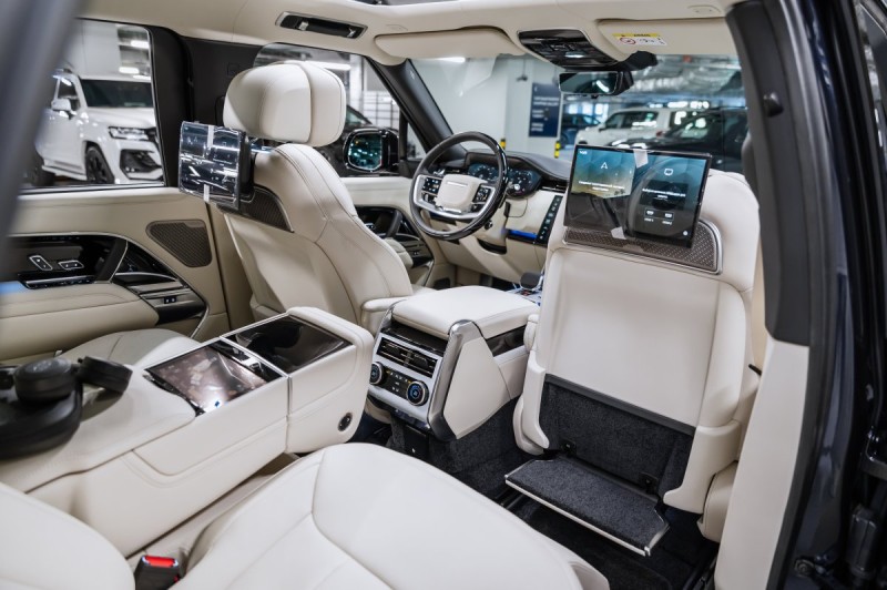 Land Rover Range Rover V — 2026