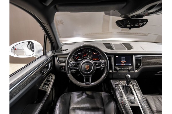 Porsche Macan I GTS - 2016