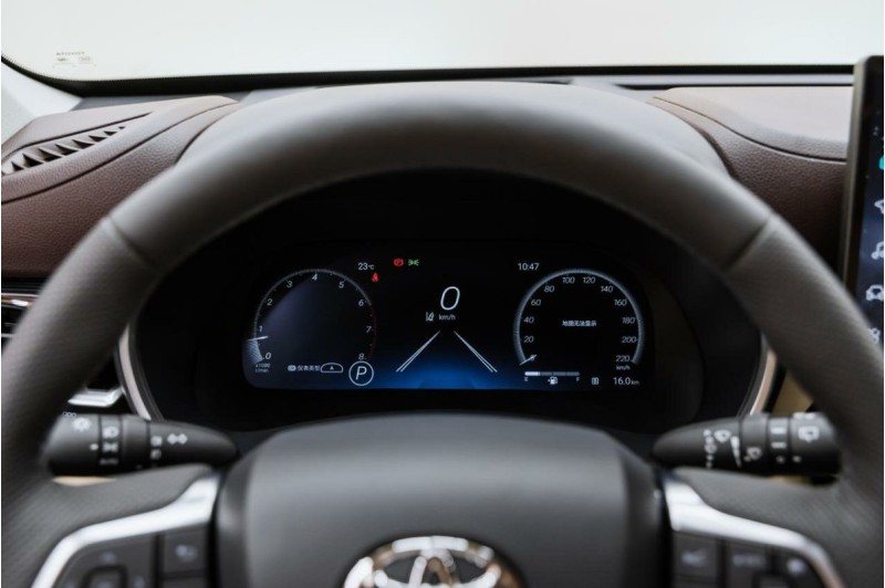 Toyota Highlander IV (XU70) — 2026