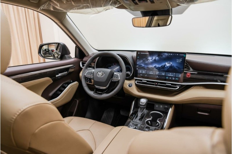 Toyota Highlander IV (XU70) — 2026