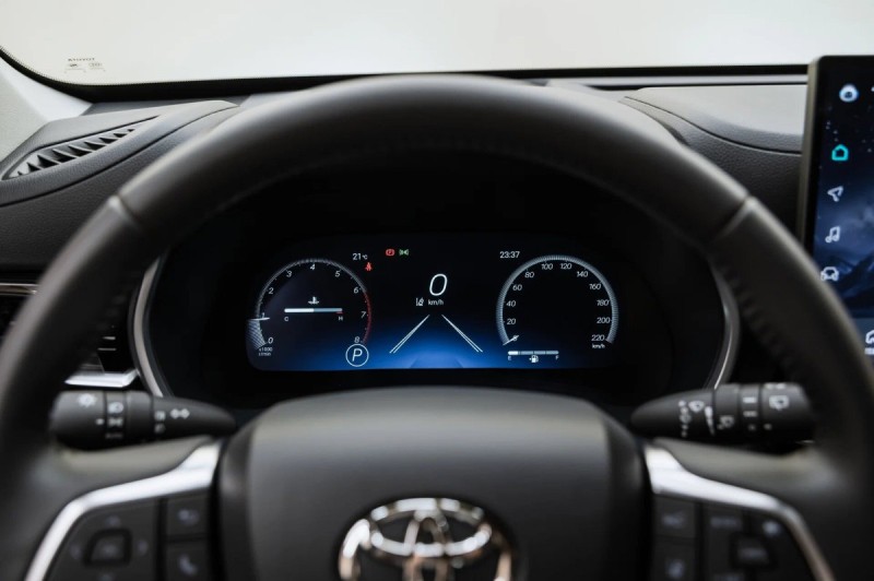 TOYOTA HIGHLANDER IV — 2026