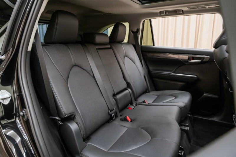 Toyota Highlander IV (XU70) — 2026