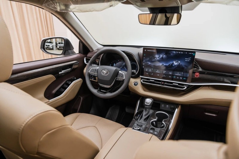 Toyota Highlander IV (XU70) — 2026