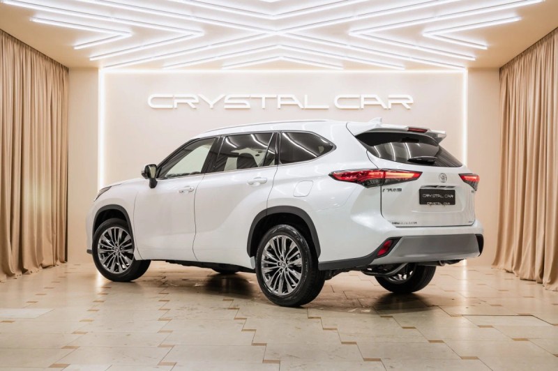 Toyota Highlander IV (XU70) — 2026