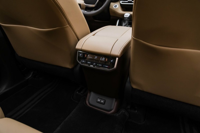 Toyota Highlander IV (XU70) — 2026