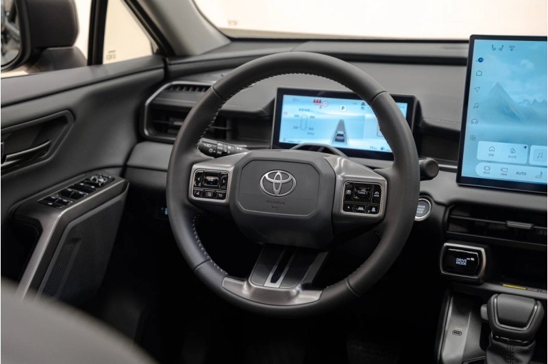 Toyota RAV4 VI (XA60) — 2026