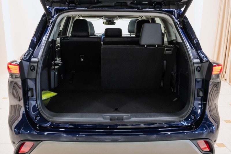 Toyota Highlander IV (XU70) — 2026